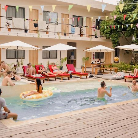 Che Valladolid Hostel & Bar Adults Only Bagian luar foto