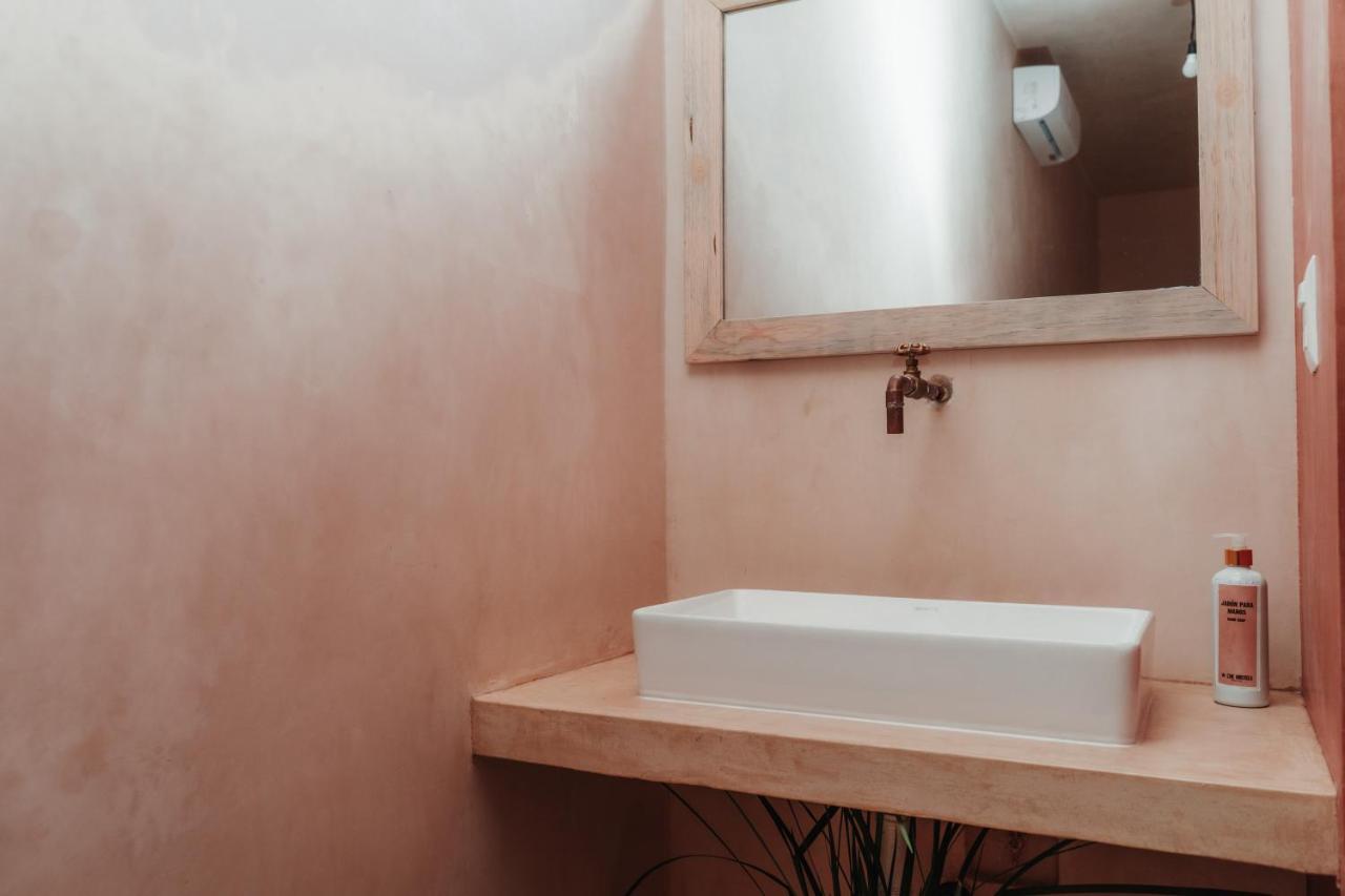 Che Valladolid Hostel & Bar Adults Only Bagian luar foto