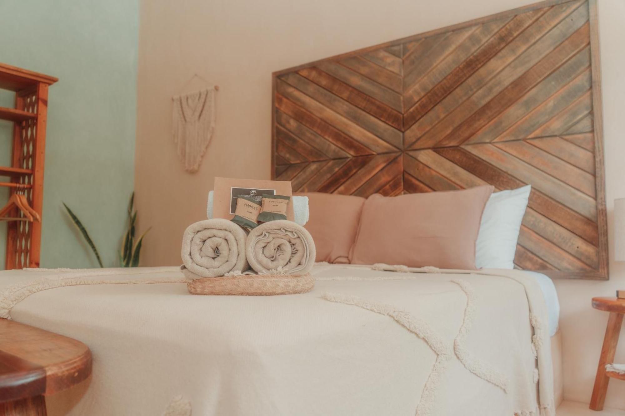 Che Valladolid Hostel & Bar Adults Only Bagian luar foto