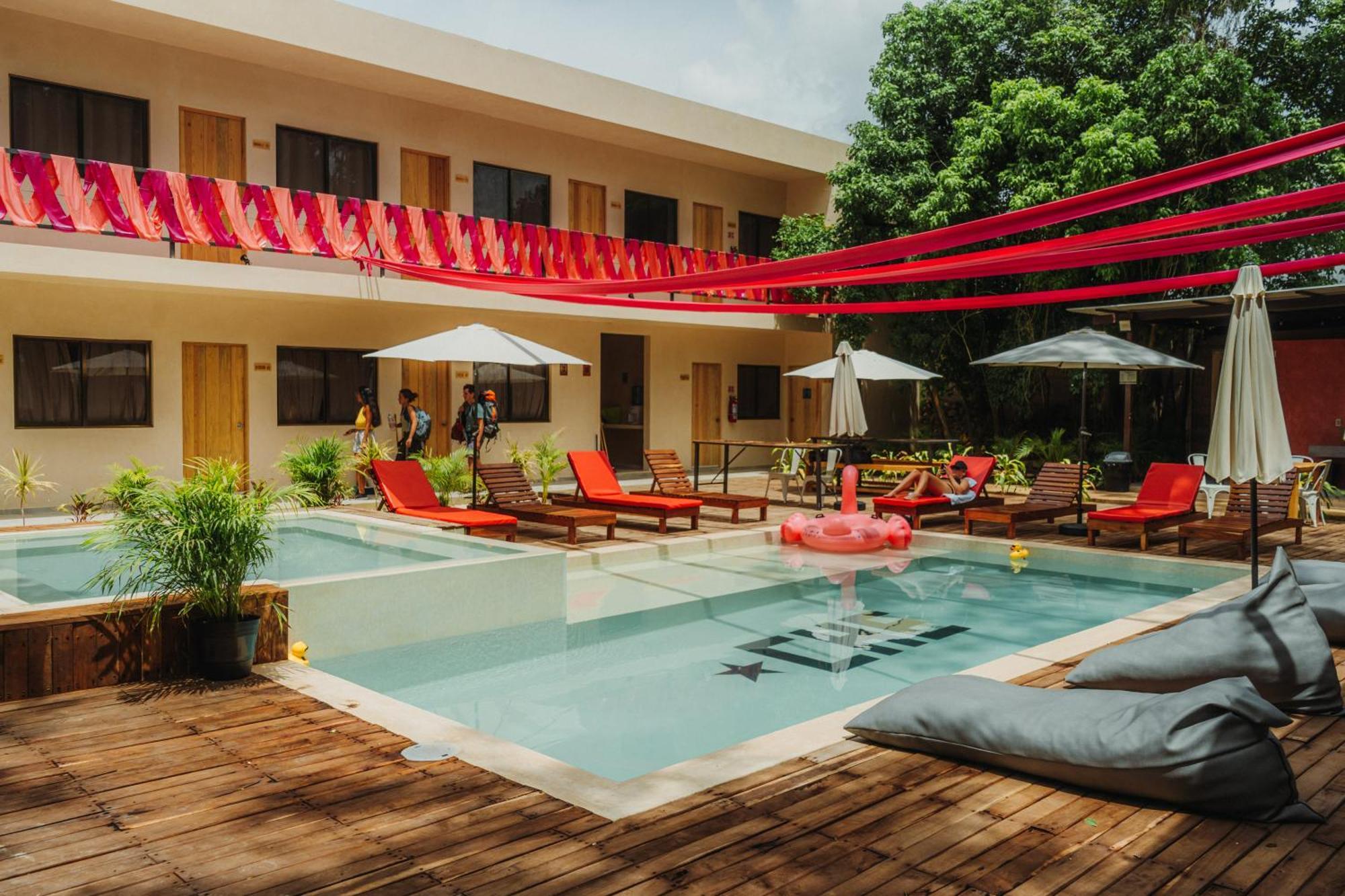 Che Valladolid Hostel & Bar Adults Only Bagian luar foto
